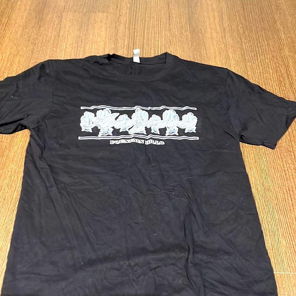 Large, black Arizona T-shirt